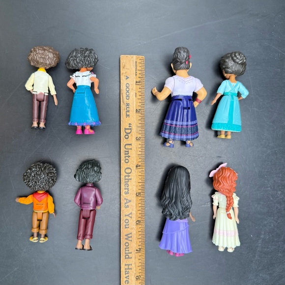 Disney Encanto Antonio's Tree House Small Doll Play Set With 8 Figures - 21935 - Picture 12 of 12